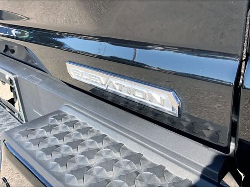 Used 2024 GMC Canyon Elevation w/ Elevation Premium Package image 10