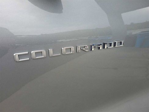 New 2024 Chevrolet Colorado LT w/ LT Convenience Package III image 31