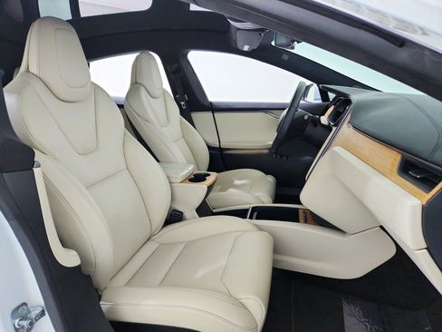 Used 2020 Tesla Model S Long Range Plus image 20