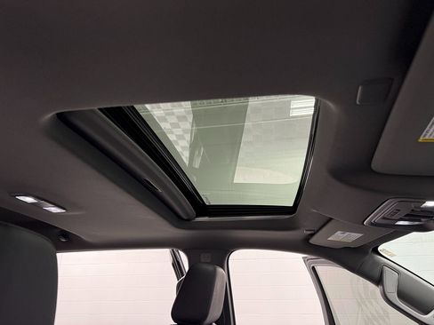 Used 2022 Chevrolet Silverado 1500 LT Trail Boss w/ LT Trail Boss Premium Package AWD/4WD image 29