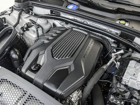 Used 2024 Porsche Macan AWD/4WD image 31