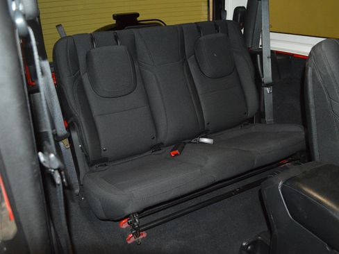 Used 2021 Jeep Wrangler Sport AWD/4WD image 12