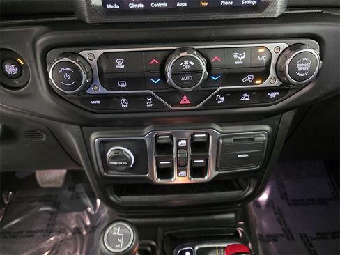 Used 2023 Jeep Gladiator Overland image 25