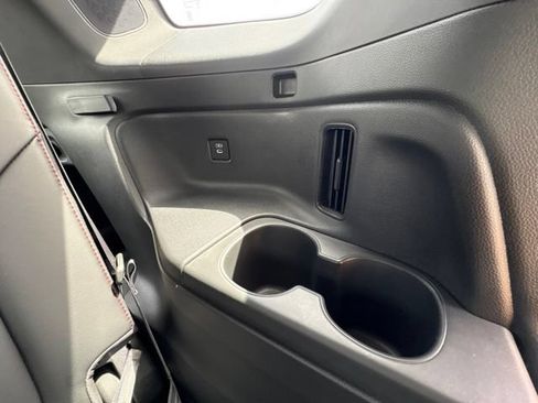 Used 2025 Honda Pilot Black Edition image 30