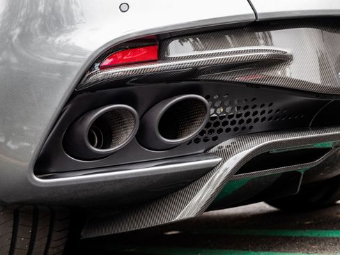 Used 2019 Aston Martin DBS Superleggera RWD image 5