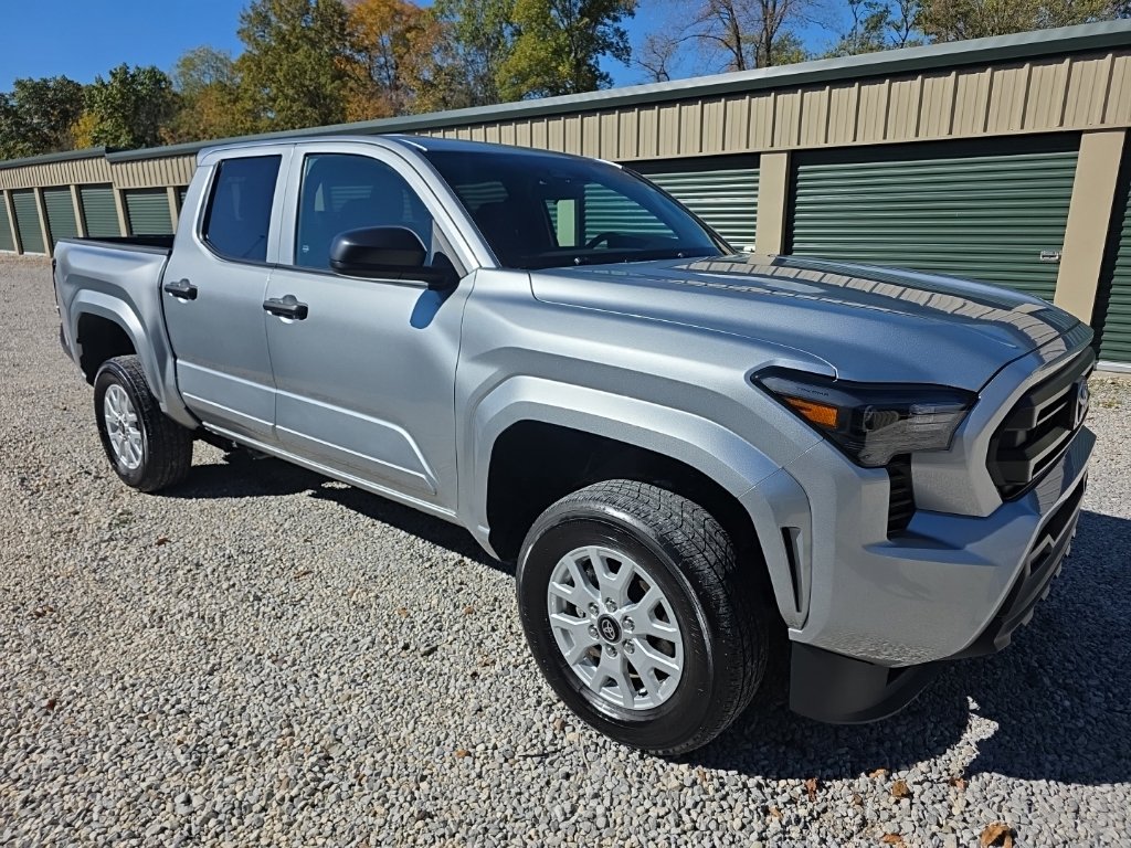 Used 2025 Toyota Tacoma SR AWD/4WD image 8