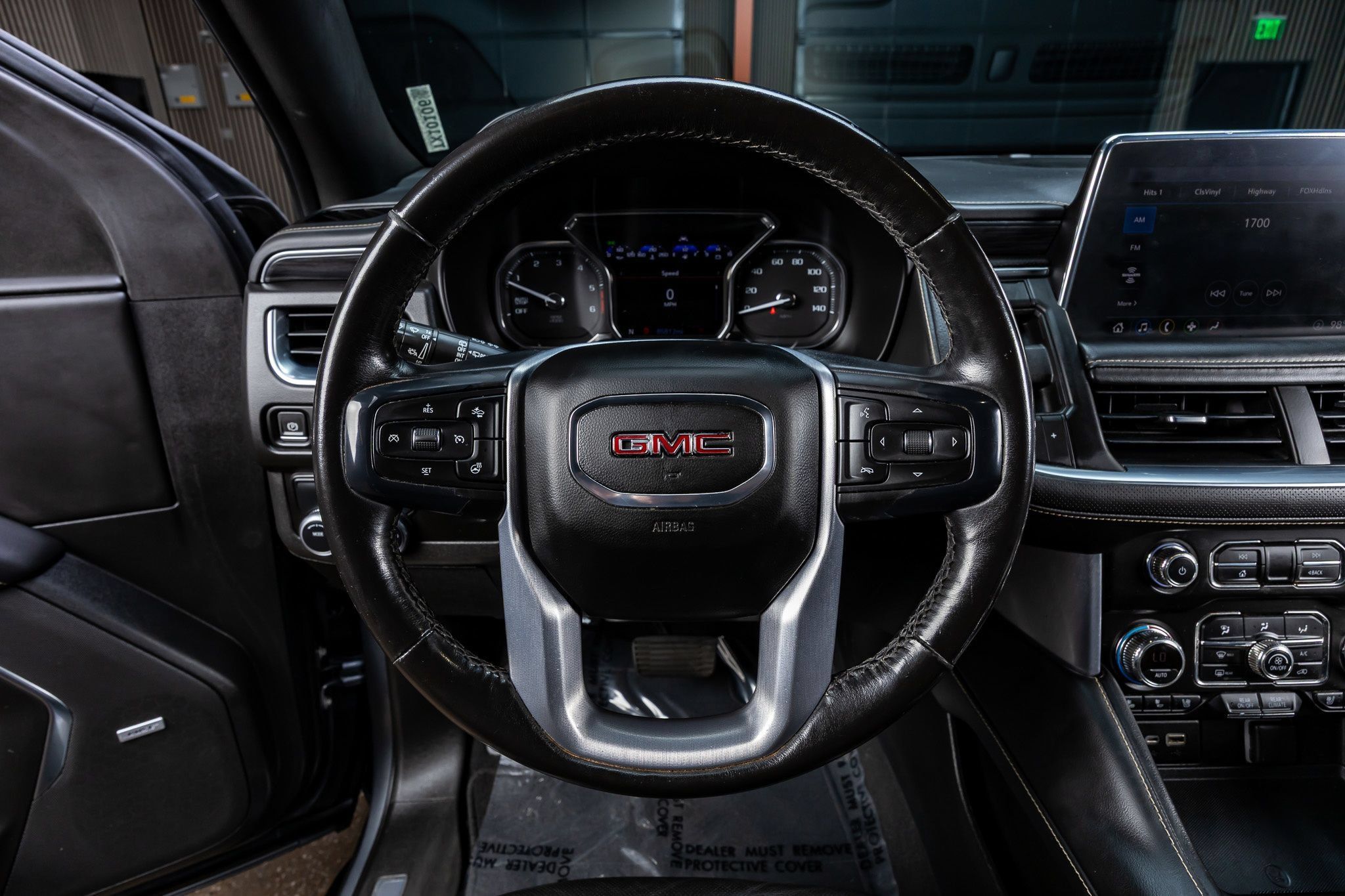 Used 2021 GMC Yukon XL SLT w/ SLT Luxury Package RWD image 15