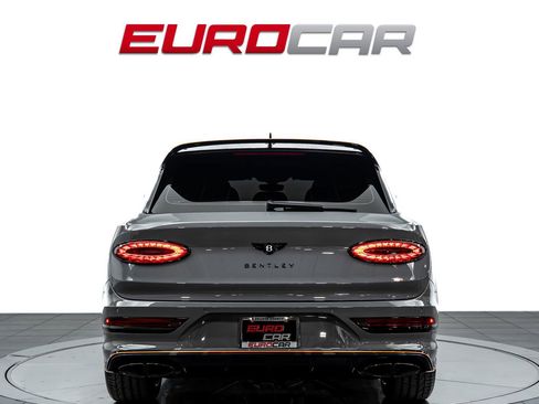 Used 2025 Bentley Bentayga AWD/4WD image 4