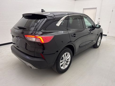 Used 2020 Ford Escape SE image 15