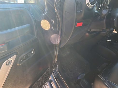 Used 2014 Jeep Wrangler Unlimited Rubicon image 15