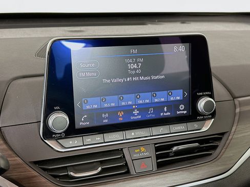 Used 2025 Nissan Altima 2.5 SV image 21