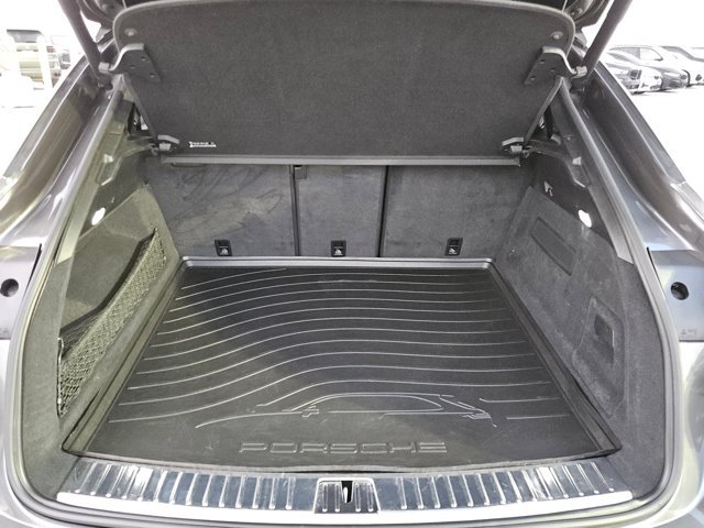 Used 2020 Porsche Cayenne AWD/4WD image 6