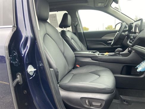 Used 2024 Toyota Grand Highlander XLE image 28