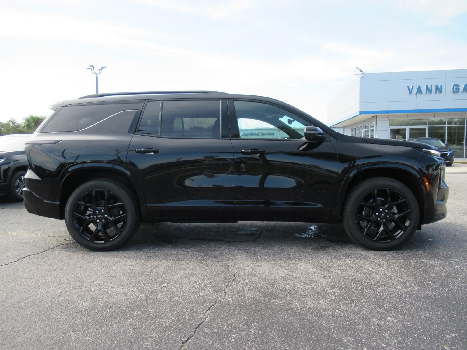 New 2026 Chevrolet Traverse RS w/ LPO, Floor Liner Package FWD image 4