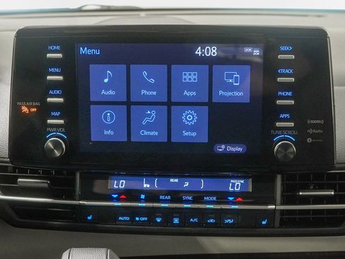 Used 2022 Toyota Sienna XLE AWD/4WD image 30