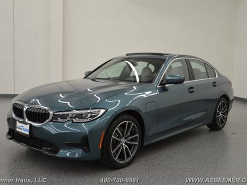 Used 2021 BMW 330e w/ Convenience Package image 3