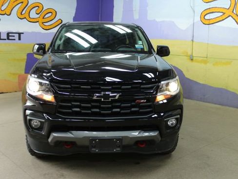 Used 2022 Chevrolet Colorado Z71 w/ Z71 Midnight Edition AWD/4WD image 3