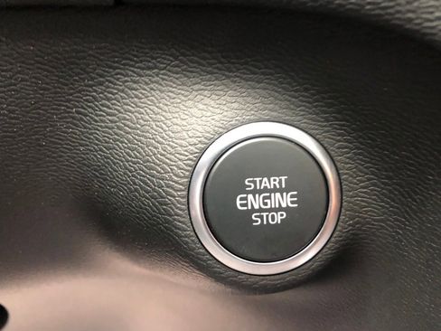 New 2026 Volvo XC40 B5 Plus w/ Protection Package Premier image 29