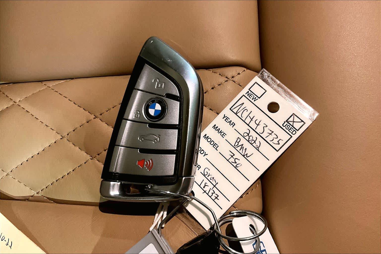 Used 2022 BMW 750i xDrive AWD/4WD image 14