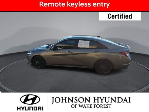 Certified 2023 Hyundai Elantra SEL w/ Preferred Accessory Package image 6