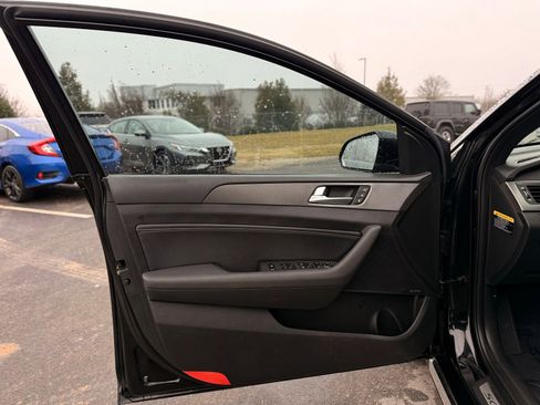 Used 2017 Hyundai Sonata Limited 2.0T image 12