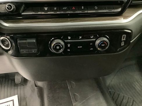 Used 2024 Chevrolet Silverado 2500 LT AWD/4WD image 16