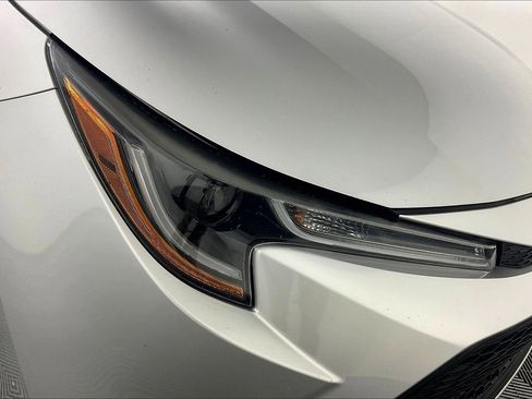 Used 2021 Toyota Corolla LE FWD image 30
