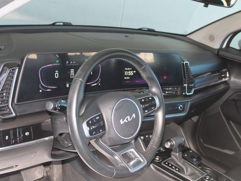 Used 2023 Kia Sportage EX image 16