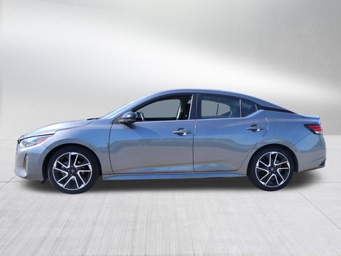 Used 2024 Nissan Sentra SR FWD image 4