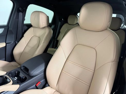 Certified 2026 Porsche Cayenne Coupe AWD/4WD image 5