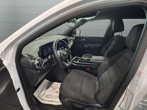 Used 2025 Chevrolet Equinox LT image 60