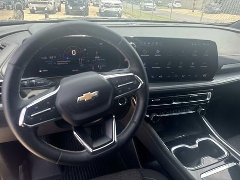 Used 2024 Chevrolet Traverse LT w/ LPO, Floor Liner Package FWD image 26