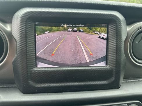 Used 2022 Jeep Wrangler Sport AWD/4WD image 26