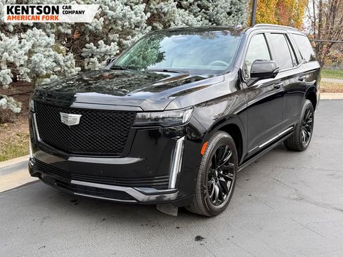 Used 2024 Cadillac Escalade Sport Platinum w/ LPO, ONYX Package image 3
