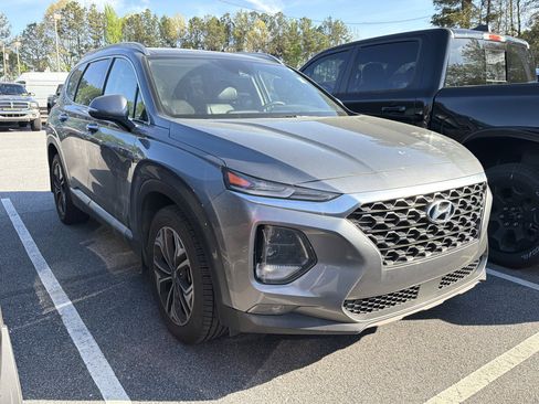Used 2019 Hyundai Santa Fe Limited image 2