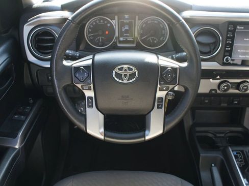 Used 2022 Toyota Tacoma SR5 w/ SR5 Appearance Package (SM) image 5
