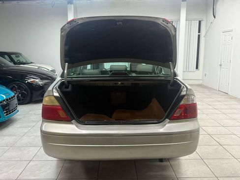 Used 2004 Toyota Avalon XLS image 19
