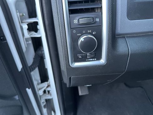 Used 2013 RAM 1500 Classic SLT image 11