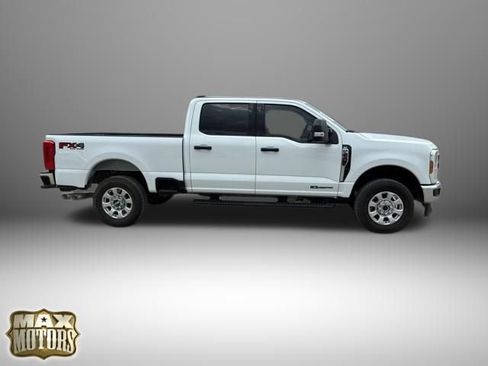 Used 2024 Ford F250 XLT w/ FX4 Off-Road Package AWD/4WD image 3