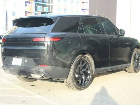 Used 2024 Land Rover Range Rover Sport SE image 2