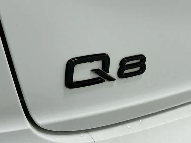 Used 2022 Audi Q8 Prestige AWD/4WD image 30