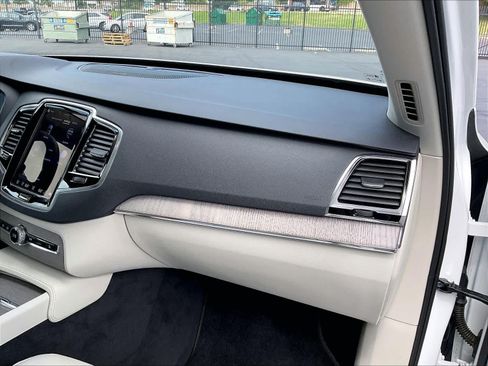 Used 2023 Volvo XC90 B6 Plus w/ Protection Package Premier AWD/4WD image 19