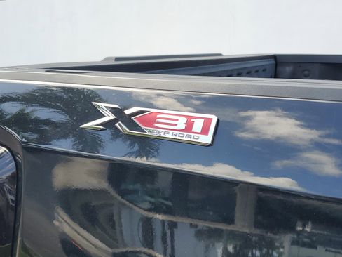 Used 2021 GMC Sierra 1500 Elevation w/ Preferred Package image 7