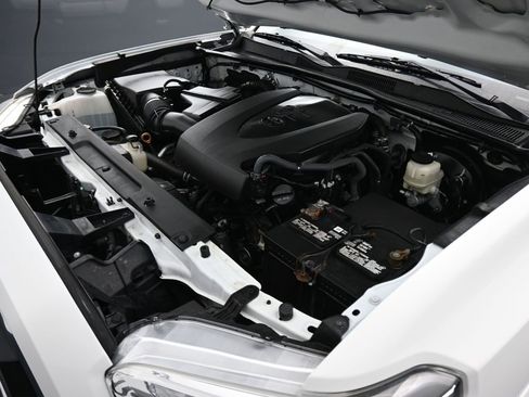 Used 2021 Toyota Tacoma SR5 image 17