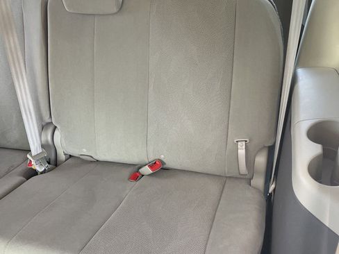 Used 2020 Toyota Sienna L image 5