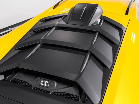 Used 2024 Lamborghini Huracan Sterrato image 57