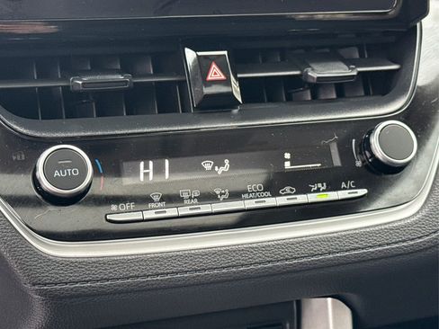 Used 2023 Toyota Corolla Cross LE w/ Moonroof Package image 28