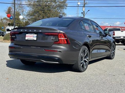 Used 2024 Volvo S60 B5 Core image 6