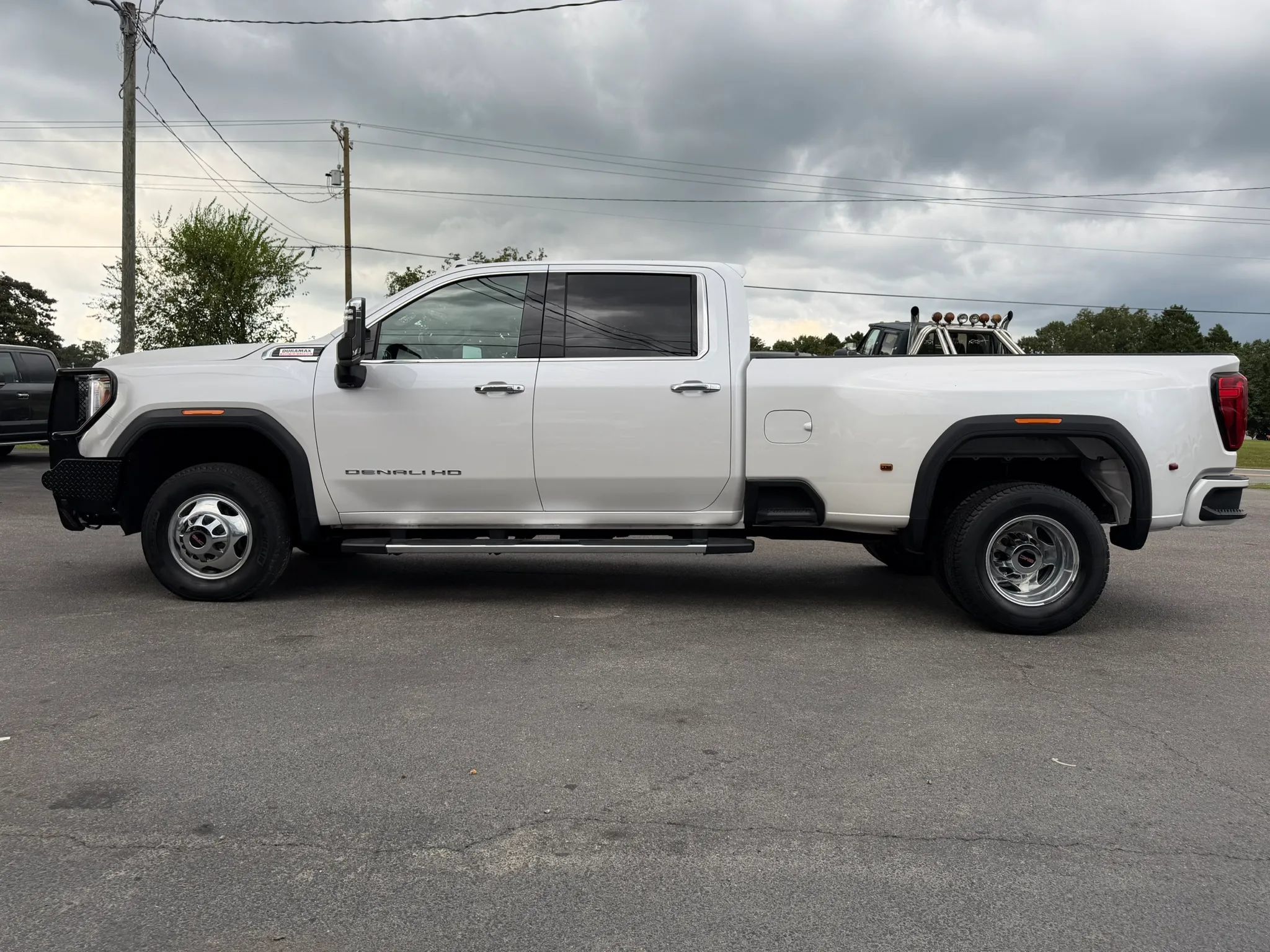 Used 2021 GMC Sierra 3500 Denali w/ Denali Ultimate Package AWD/4WD image 9