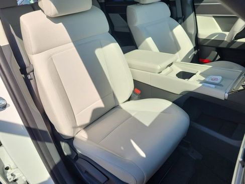 New 2026 Hyundai Santa Fe SE image 17